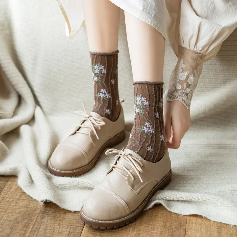 Japanese Retro Literature Art Small Flower Socks