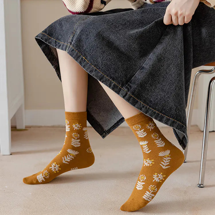 Fashionable Retro Mid-Calf Socks for Women